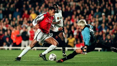 O rico passado de Arsenal x Valencia inclui uma final de Recopa e joga&ccedil;os pela Champions nos anos 2000