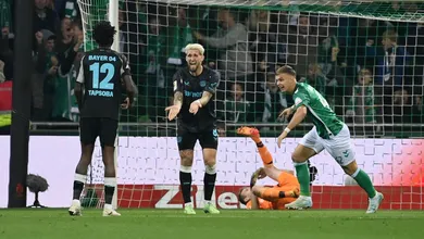 Bayer Leverkusen prova do seu pr&oacute;prio veneno em in&iacute;cio irreconhec&iacute;vel na Bundesliga