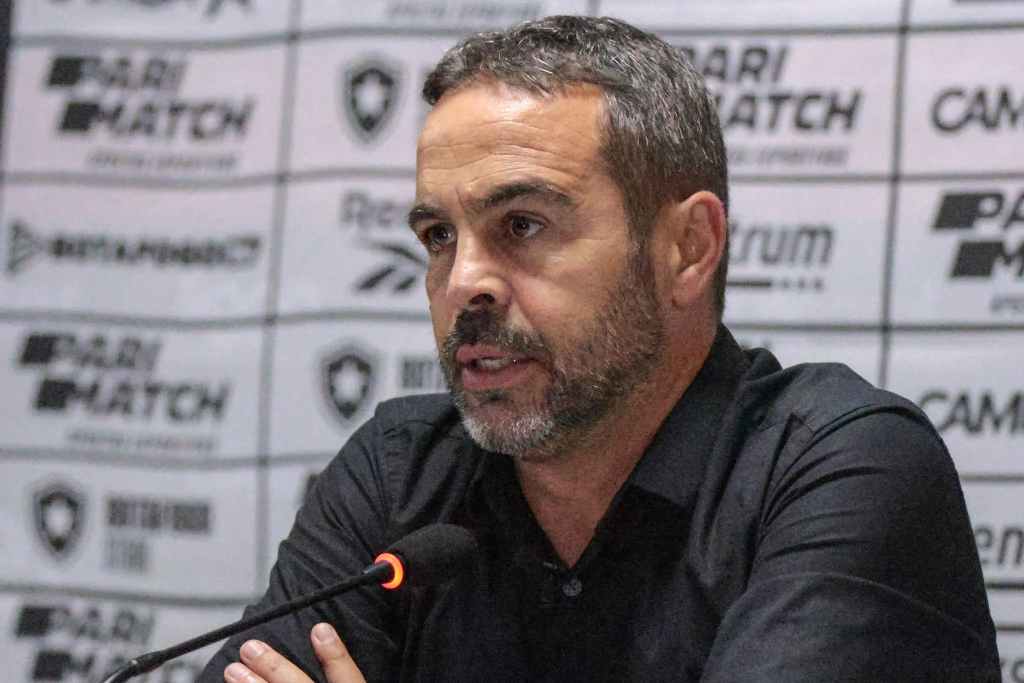 Artur Jorge aponta outro jogador Botafogo que deveria estar na Sele&ccedil;&atilde;o