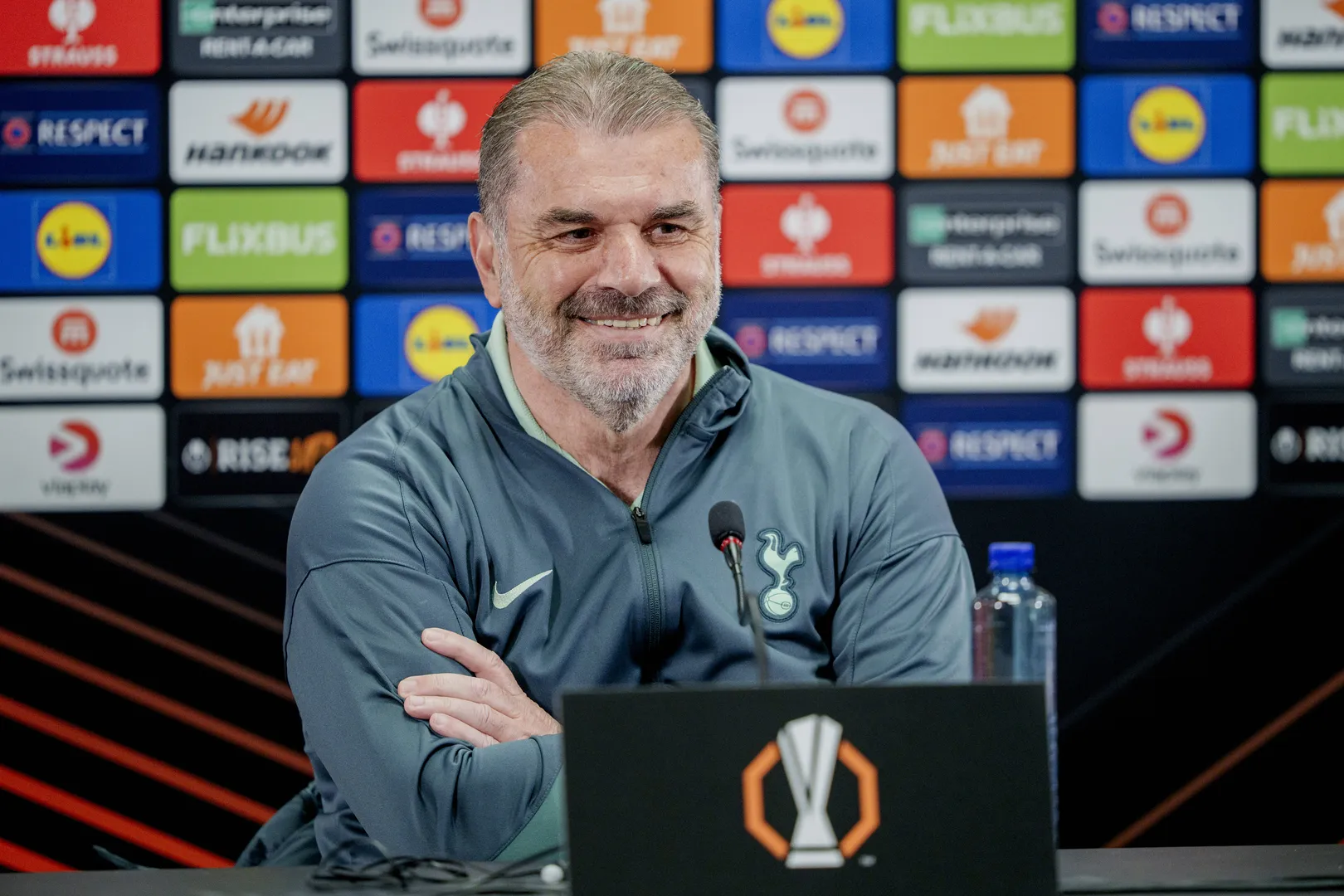 O t&eacute;cnico Ange Postecoglou, do Tottenham