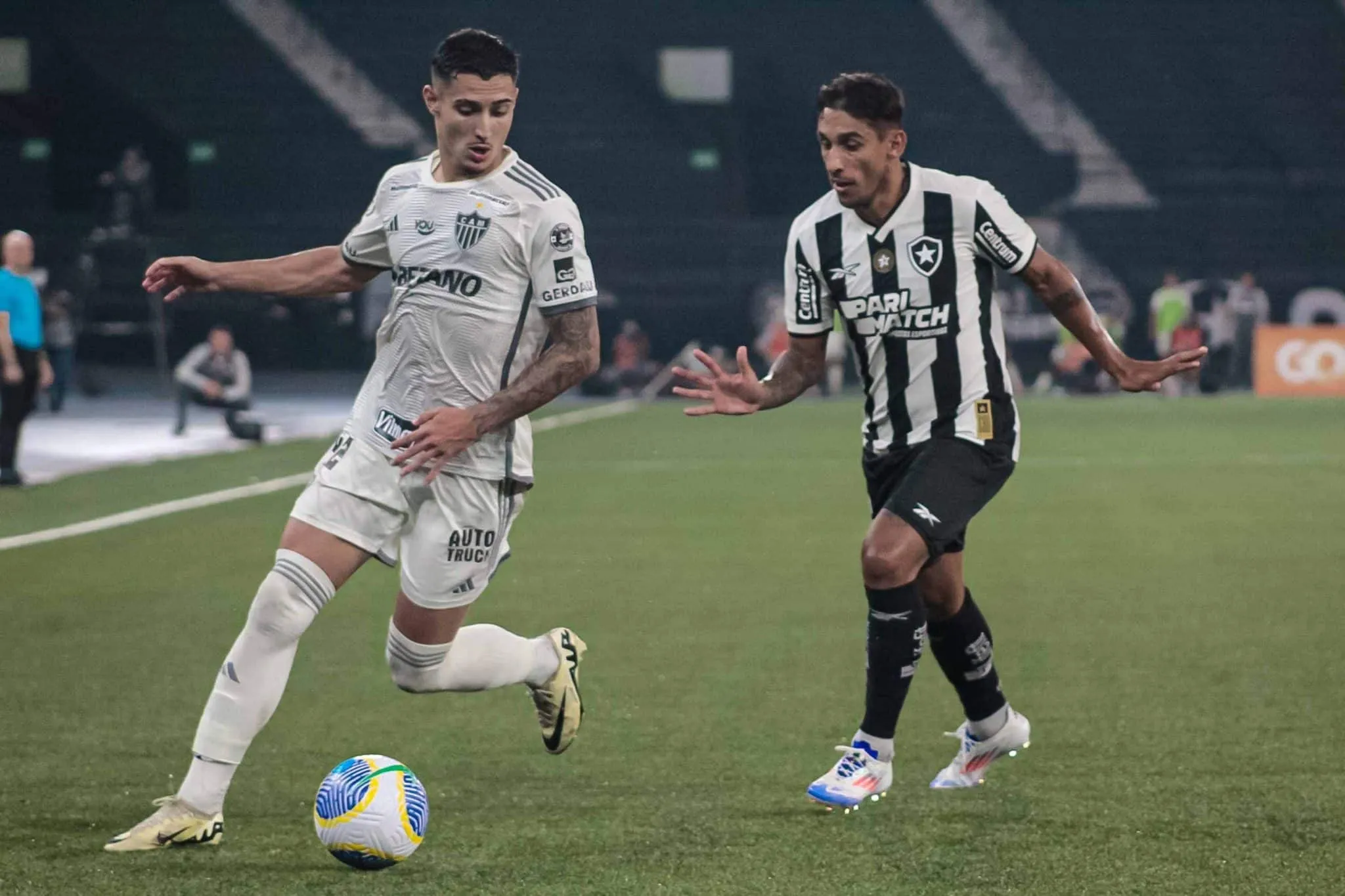 Atl&eacute;tico-MG e Botafogo em jogo do Brasileir&atilde;o (Foto: IMAGO / Pera Photo Press)