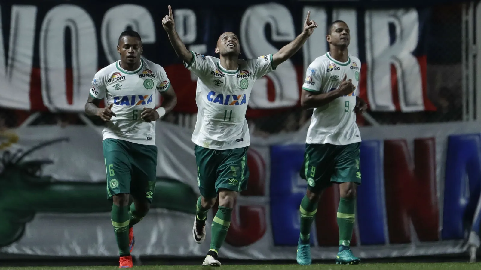A Chape encarou o San Lorenzo de igual e volta com um excelente empate do Nuevo Gas&oacute;metro