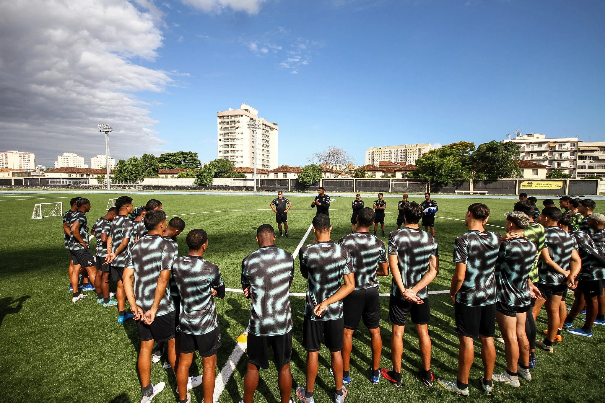 Quais s&atilde;o os jogadores do Botafogo para ficar de olho na Copinha?