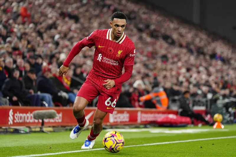 Alexander Arnold &eacute; cortado da sele&ccedil;&atilde;o inglesa e perder&aacute; &uacute;ltima Data Fifa de 2024