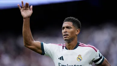 Bellingham se consolida como melhor not&iacute;cia do Real Madrid, que esbanja pot&ecirc;ncia sobre o M&aacute;laga