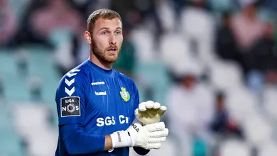 Pr&eacute;-contrato &lsquo;ilegal&rsquo; e desilus&otilde;es: o goleiro que sonhou com o Benfica, mas nunca chegou l&aacute;