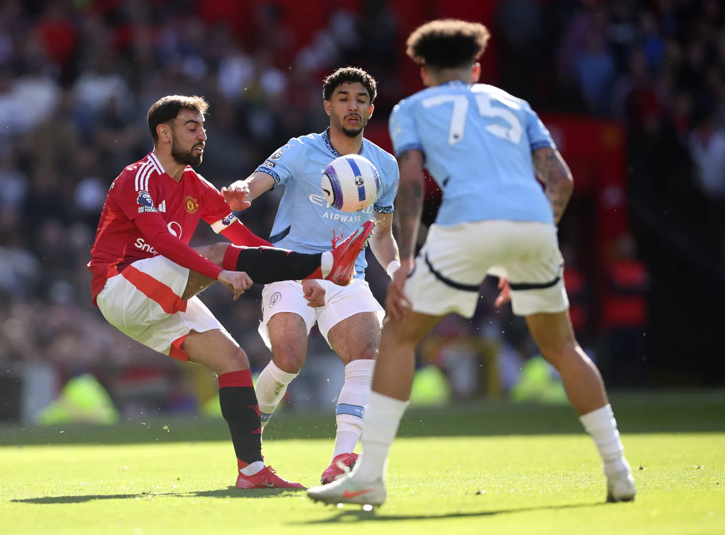Teddy Sherigham acredita que uma boa oferta do City pode tirar Bruno Fernandes do Manchester United