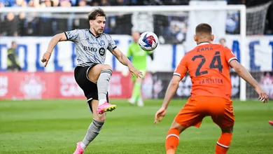 O que fez o Corinthians fugir de dor de cabe&ccedil;a e desistir de refor&ccedil;o internacional?