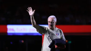 Dorival se preocupa com Calleri, mas cirurgia s&oacute; ocorrer&aacute; ap&oacute;s momento &lsquo;tranquilo&rsquo; no Brasileir&atilde;o
