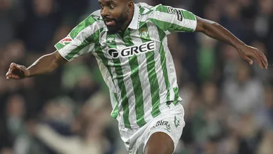 Enquanto espera por Antony, Betis &eacute; salvo por substituto de Vitor Roque