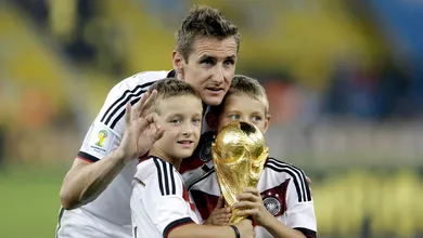 Meu Time de Bot&atilde;o: Klose, o artilheiro que dedicou o faro de gol ao maior dos torneios