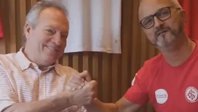 Confirmado como diretor de futebol da oposi&ccedil;&atilde;o, Abel Braga &eacute; (mais um) cabo eleitoral em pleito do Inter