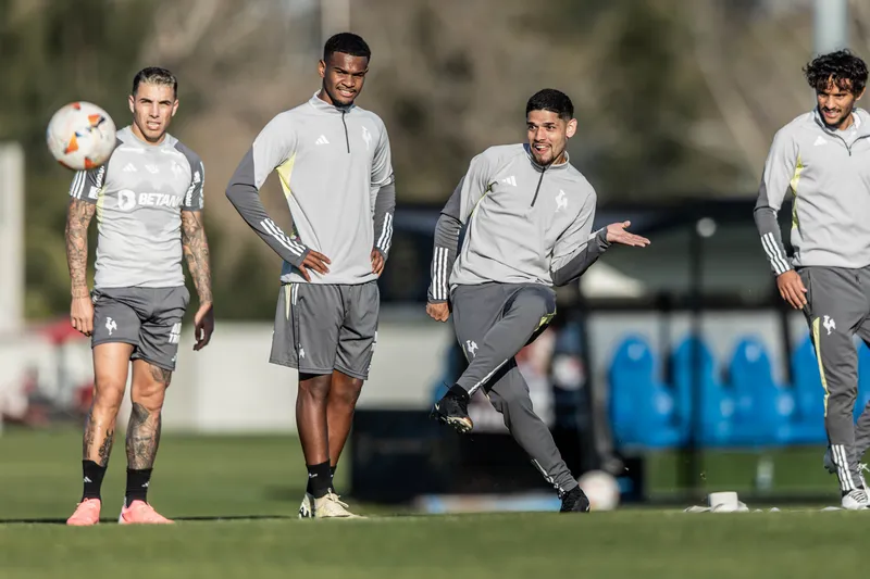 Alisson e Rubens durante treinamentos do Atl&eacute;tico