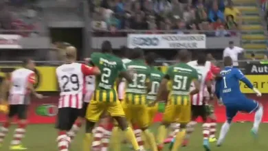 Este gola&ccedil;o de letra do goleiro salvou o Ado Den Haag da derrota aos 50 do segundo tempo