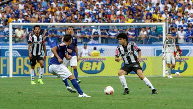 Fim de semana de cl&aacute;ssicos na TV na Inglaterra, It&aacute;lia, Brasil e Argentina