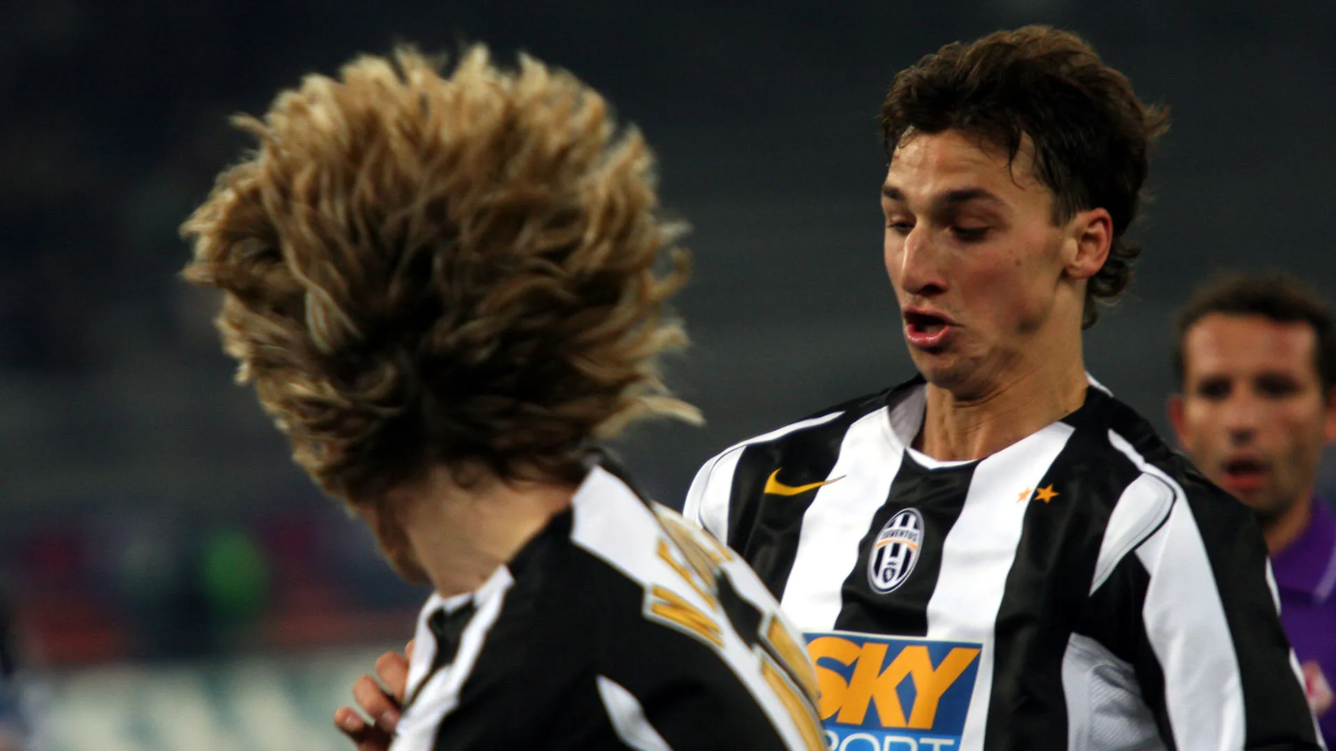 Ibrahimovic nos tempos de Juventus, observado por Nedved (Photo by Giuseppe Cacace/Getty Images)
