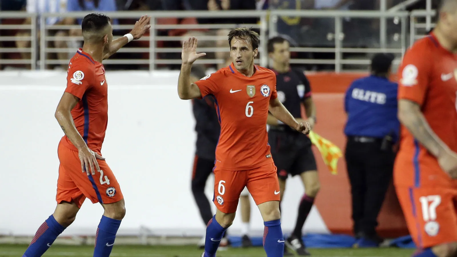 Fuenzalida e Puch, as &ldquo;revela&ccedil;&otilde;es&rdquo; tardias que valem muito ao Chile na Copa Am&eacute;rica