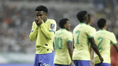 Est&ecirc;v&atilde;o d&aacute; sinais de que pode ser o protagonista da sele&ccedil;&atilde;o brasileira j&aacute; em 2026