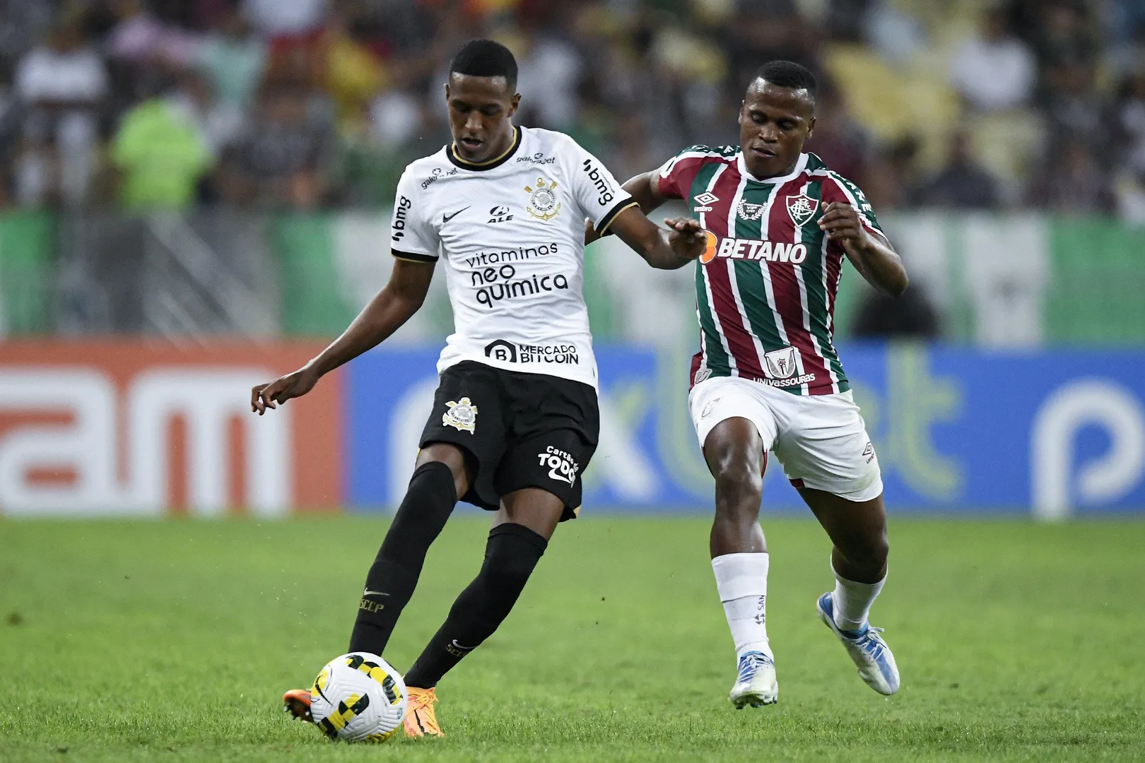 Robert Renan em a&ccedil;&atilde;o pelo Corinthians