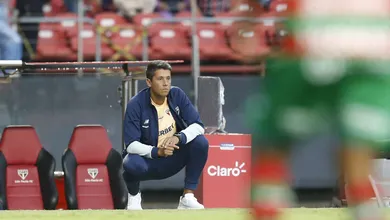 Thiago Carpini tem semana em que pode j&aacute; fazer hist&oacute;ria pelo S&atilde;o Paulo ou enfrentar primeira turbul&ecirc;ncia