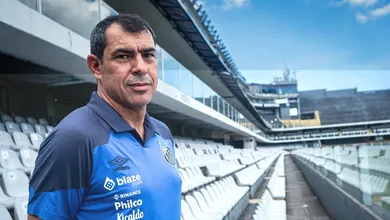 Ap&oacute;s sa&iacute;da conturbada, Carille retorna ao Santos com nova pol&ecirc;mica e admite problema com Edu Dracena