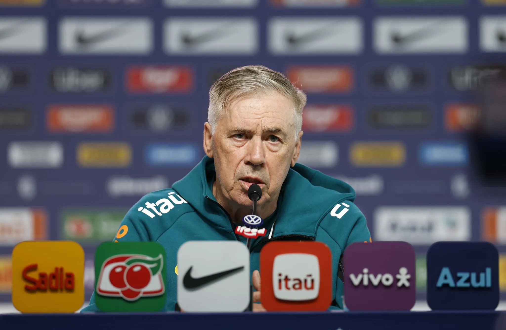 Carlo Ancelotti em entrevista coletiva