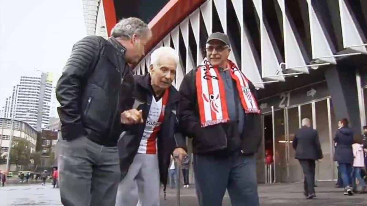A emo&ccedil;&atilde;o do torcedor do Athletic Bilbao que, ap&oacute;s 72 anos vivendo no Uruguai, retornou a San Mam&eacute;s