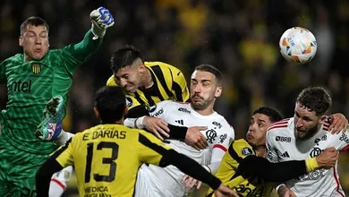 Elimina&ccedil;&atilde;o do Flamengo &eacute; vergonhosa quando se compara o investimento com o do Pe&ntilde;arol