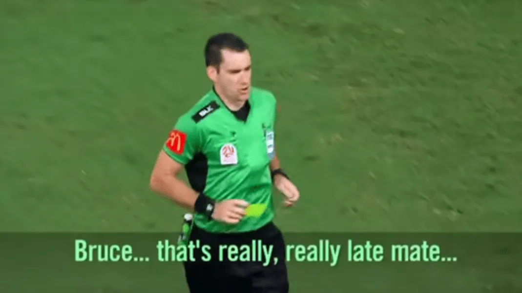 &Eacute; muito interessante ouvir a grava&ccedil;&atilde;o das conversas deste &aacute;rbitro durante um jogo da A-League
