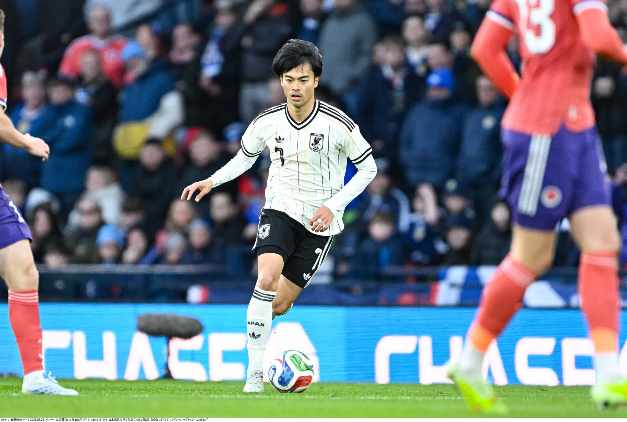 Kaoru Mitoma pela sele&ccedil;&atilde;o japonesa (Foto: Takamoto Tokuhara/AFLO/Icon Sport)