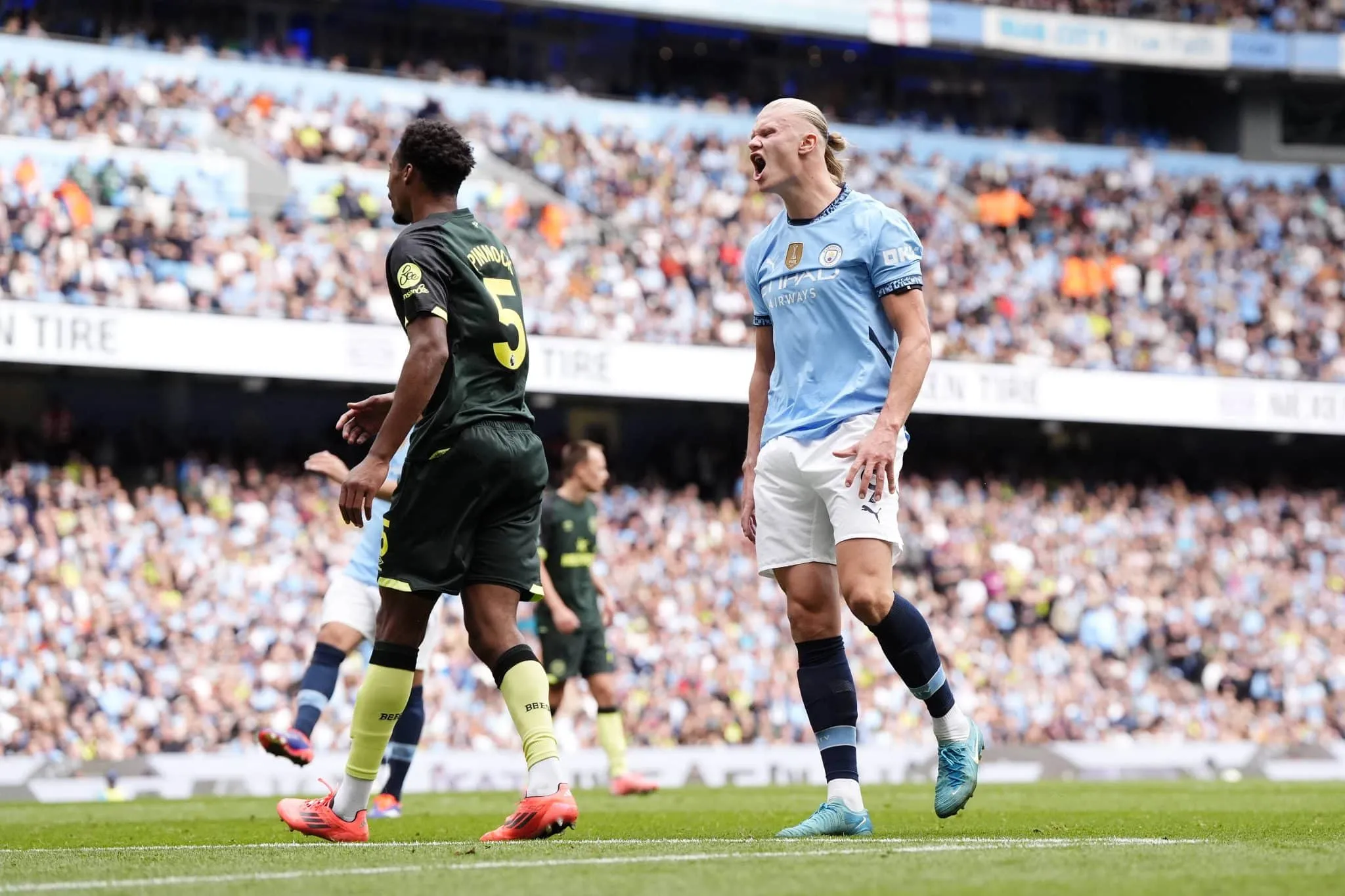 Em dia de quase recorde, Haaland faz o que mais sabe: decidir jogos para o City