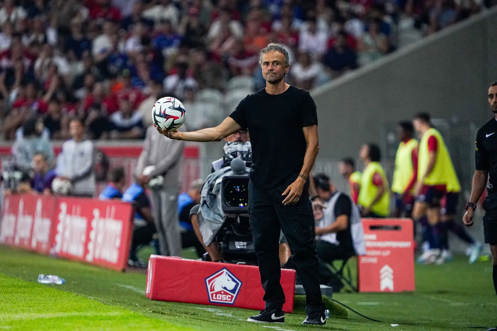 Foto: (IconSport) - Luis Enrique, t&eacute;cnico do PSG 