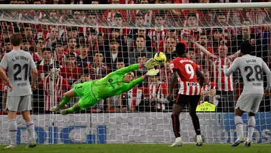 Ter Stegen se agigantou, Raphinha marcou mais um e o Bar&ccedil;a saiu de San Mam&eacute;s com um triunfo dific&iacute;limo