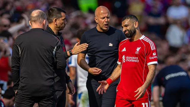 &lsquo;Salah foi ego&iacute;sta&rsquo;: Rooney detona atitude de &iacute;dolo do Liverpool