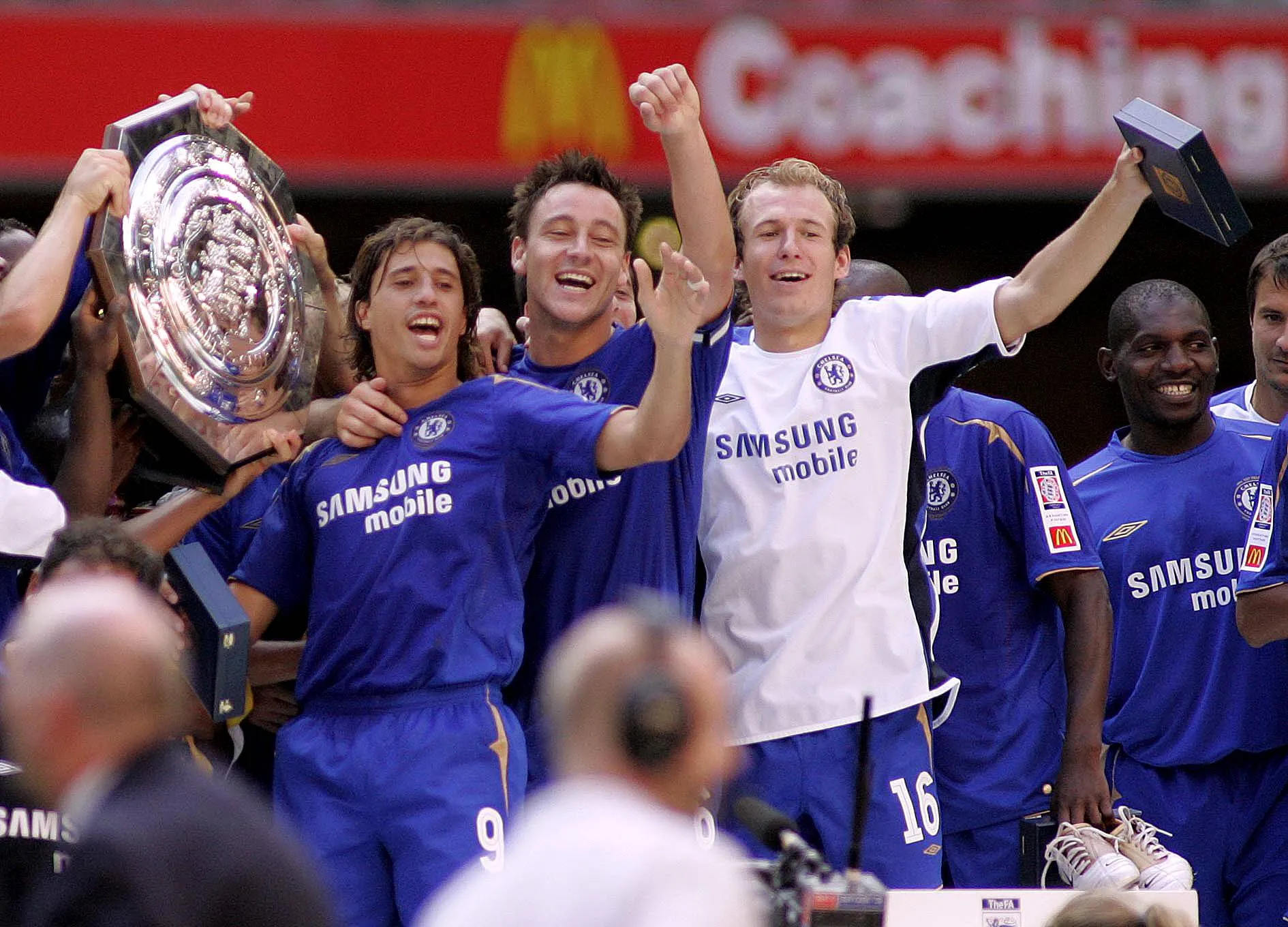 Crespo conquistou a Community Shield e a Premier League com o Chelsea