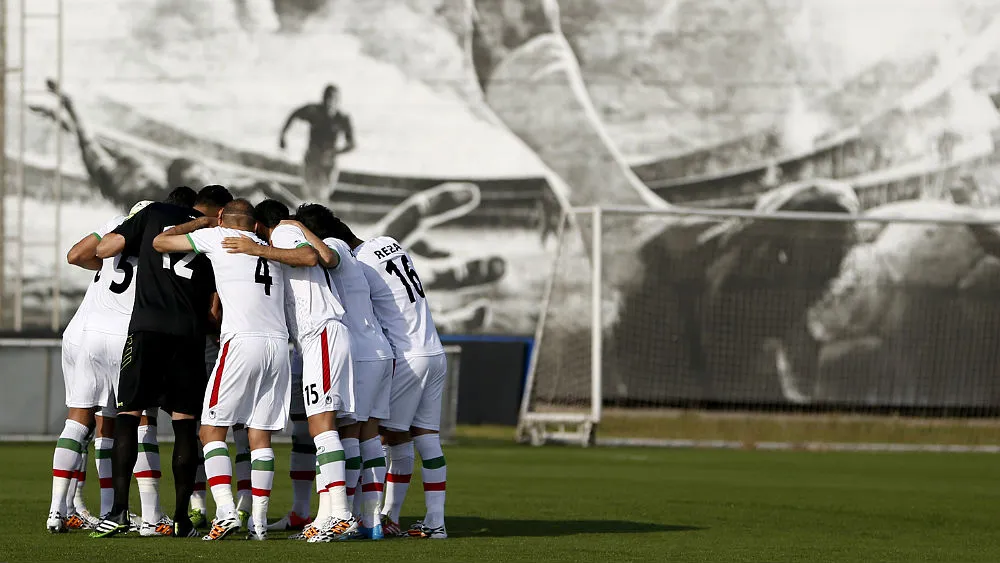 Problemas extracampo e falta de estrelas minam as chances do Ir&atilde; na Copa