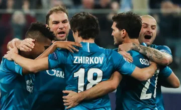 No grupo mais parelho da Champions, o Zenit somou tr&ecirc;s pontos cruciais ao bater o Lyon