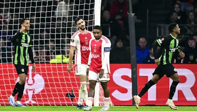 Brighton aproveita a crise em Amsterd&atilde; e afunda mais ainda o Ajax na Liga Europa