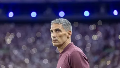 Racing amassa Fortaleza do pressionado Vojvoda e aumenta lista de v&iacute;timas brasileiras