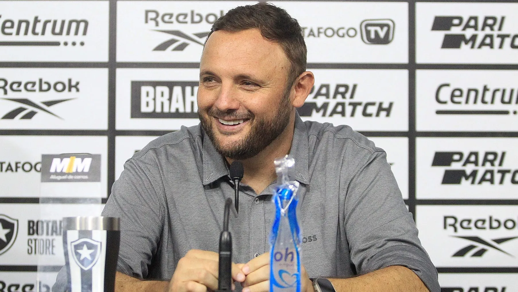 Entre erros e acertos, Mazzuco deixa o Botafogo com boa base do elenco para o futuro do clube