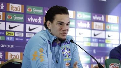 &lsquo;Eu j&aacute; tinha tentado sair&rsquo;: Como lenda da Sele&ccedil;&atilde;o influenciou Ederson em decis&atilde;o de deixar o City