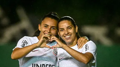 Corinthians vence o Flamengo de virada e &eacute; o &uacute;nico time 100% no Brasileir&atilde;o Feminino