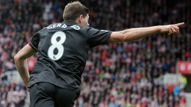 Nos 35 anos de Gerrard, por que n&atilde;o relembrar todos os seus gols pelo Liverpool?