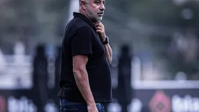Gallo, h&aacute; quase 1 m&ecirc;s no Santos, diz que olha para o mundo todo buscando refor&ccedil;os