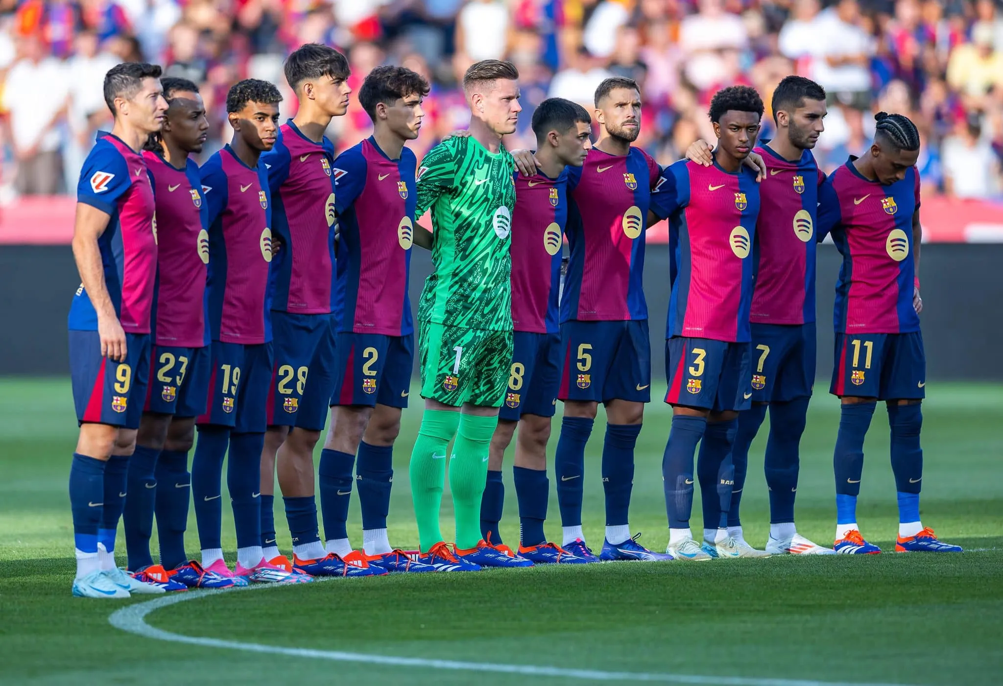 Por que o Barcelona recusou proposta milion&aacute;ria da Ar&aacute;bia para vender zagueiro veterano e reserva
