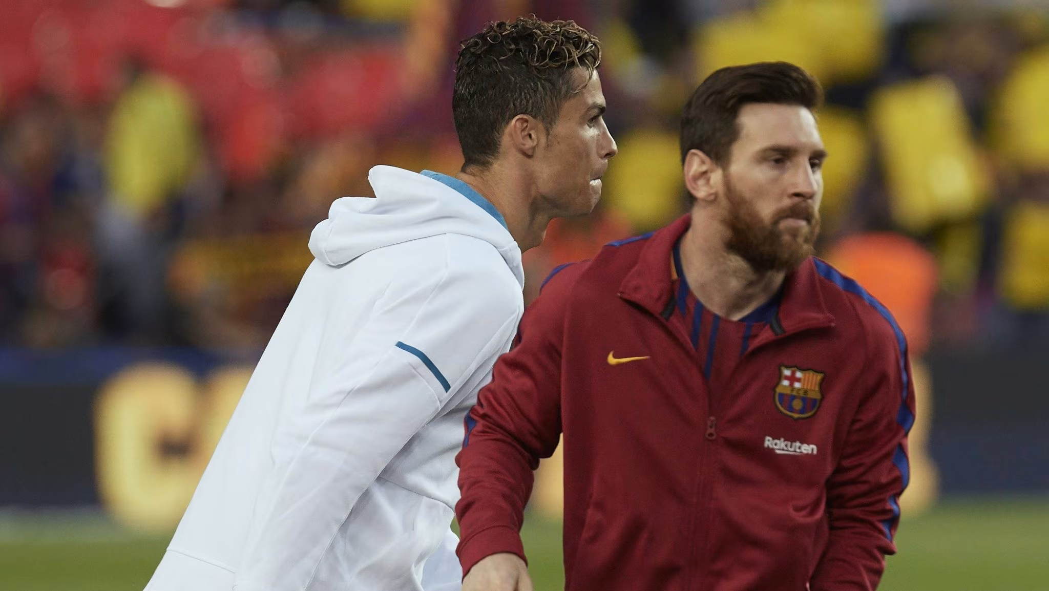 Cristiano Ronaldo e Lionel Messi durante Real Madrid x Barcelona, em 2018 (Foto: Imago/Pro Shots)