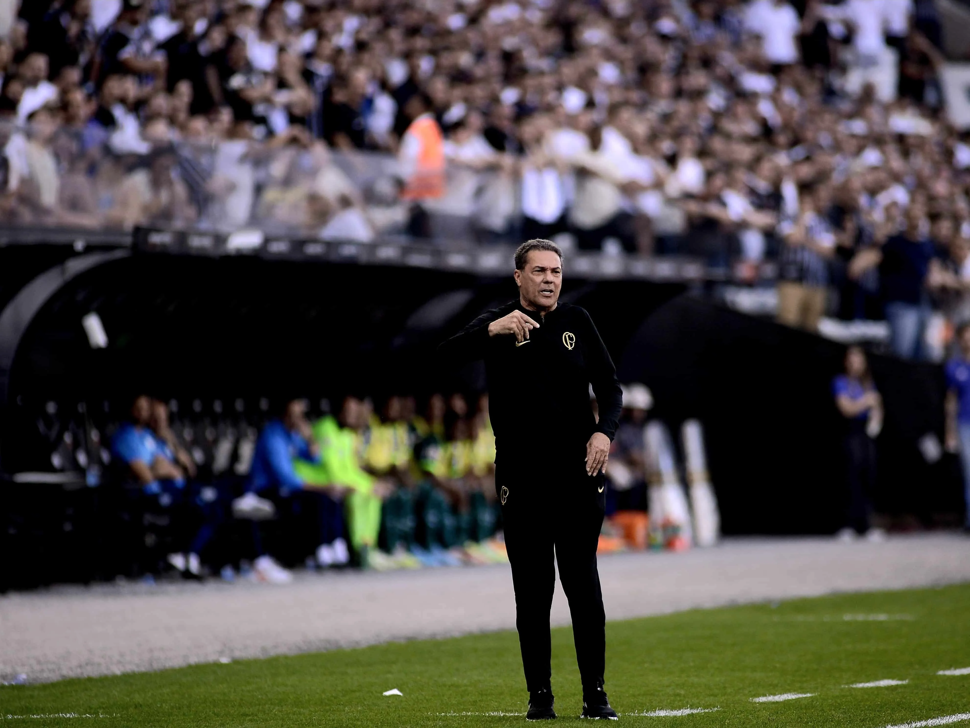 Maior desafio do Corinthians &eacute; aumentar poderio ofensivo no p&oacute;s data Fifa