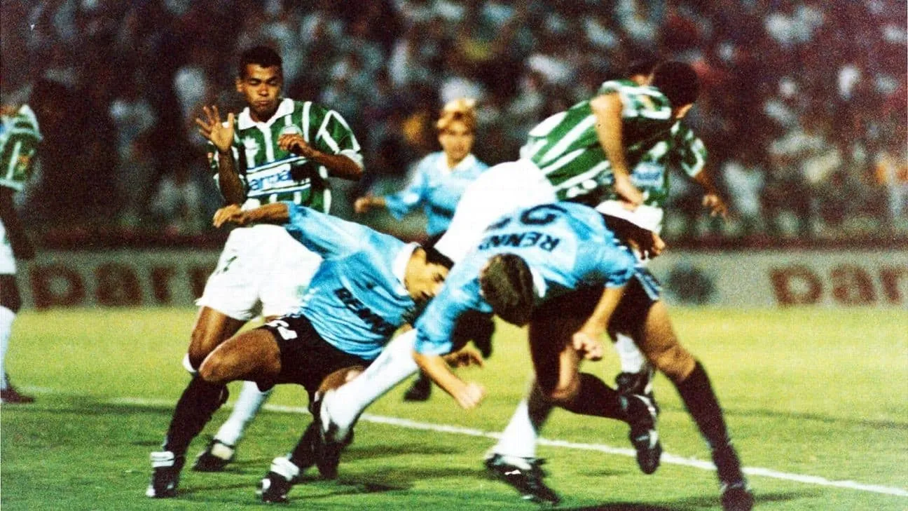 As lembran&ccedil;as obrigat&oacute;rias de um confronto &eacute;pico: Gr&ecirc;mio x Palmeiras da Libertadores 1995