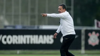 Diante da falta de rumo, o Corinthians resolveu se agarrar ao saudosismo com Luxemburgo