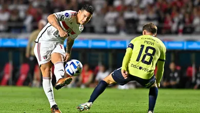 S&atilde;o Paulo teve melhor campanha na Sul-Americana, mas caiu com p&ecirc;nalti perdido por James